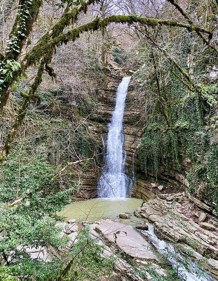 Дзыхринский водопад весной